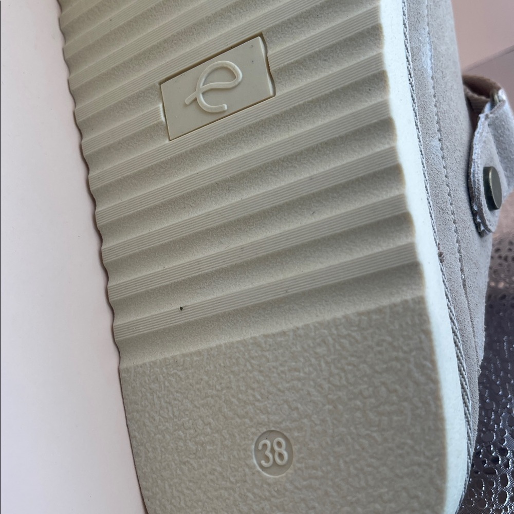 EVELLYHOOTD Taupe Suede 2401 2‑in‑1 Strap Clogs EU  Casual Shoes - Picture 9 of 11